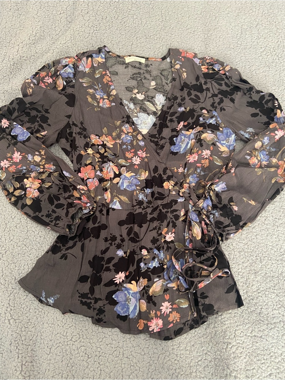 LOVESTITCH FLORAL TIE WAIST BLOUSE SIZE MEDIUM - Picture 2 of 9